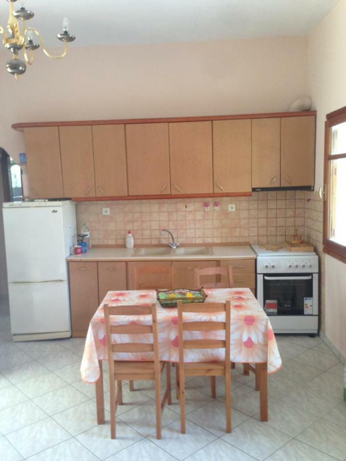 Nikitis House Apartment Room photo